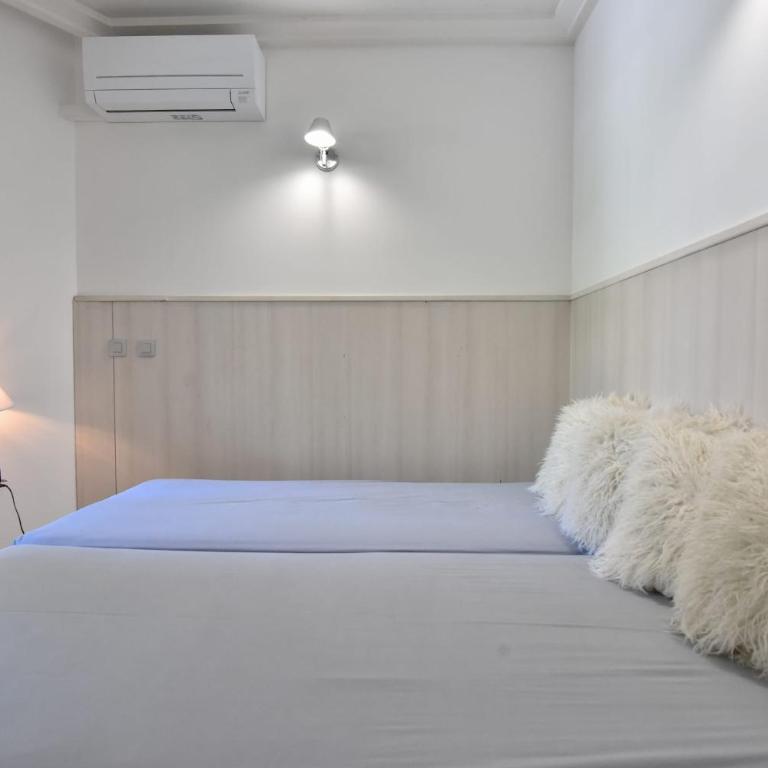 Stunning 3-Br Apartment with Large Terrace and Pool - Appartement - 27