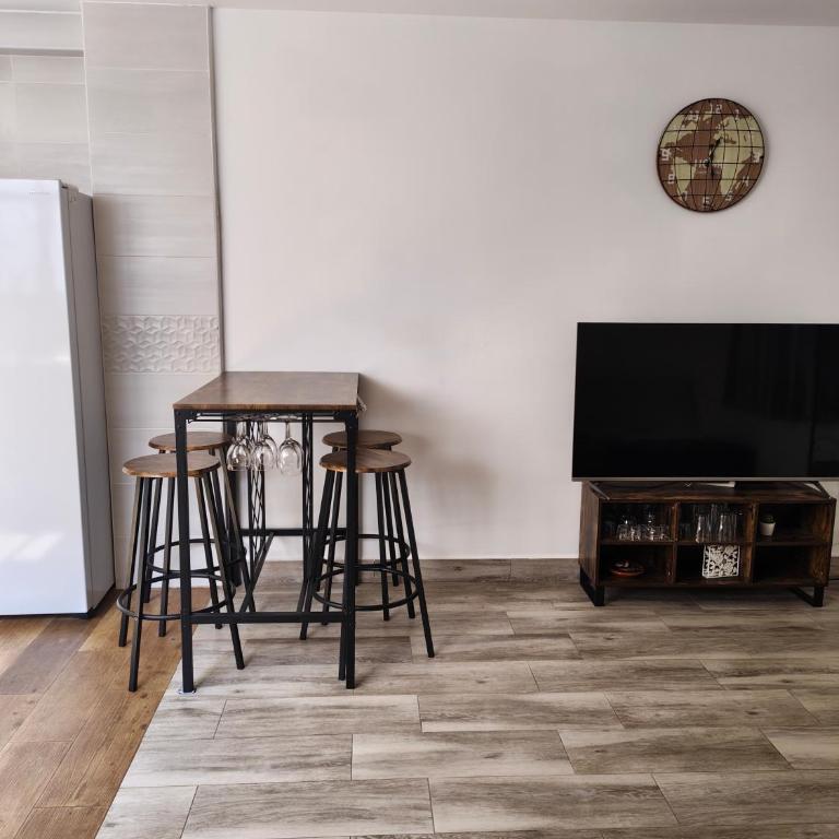 Apartamento céntrico con patio privado y terraza ideal para grupos - Casa de 2 dormitorios - 16