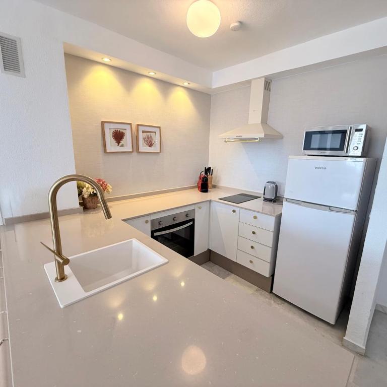 Nuevo Torremolinos Close to Beach Sinese Design Homes - Two-Bedroom Apartment - 20