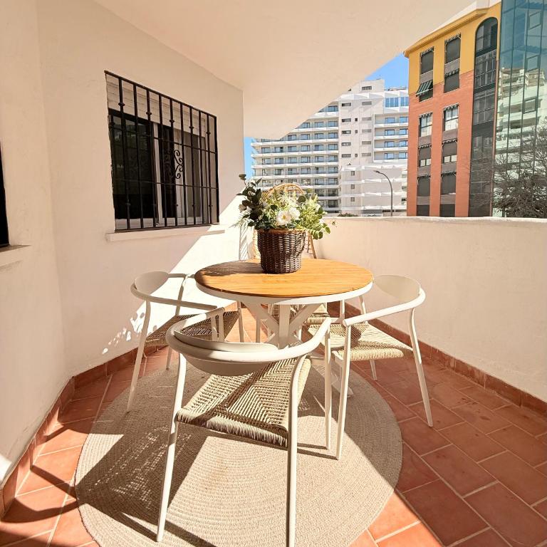 Nuevo Torremolinos Close to Beach Sinese Design Homes - Two-Bedroom Apartment - 19