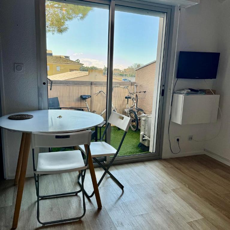Ipanema secret - Piscine - Tennis - Parking - Proche village naturiste - Histoire de clés - One-Bedroom Apartment - 9