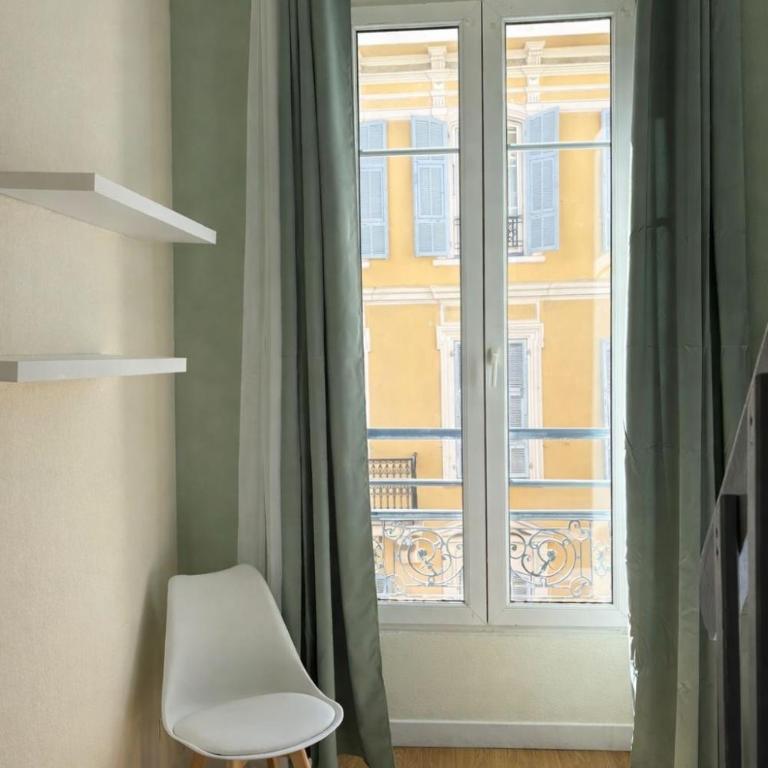 Appartement lumineux - centre ville - Appartement 2 Chambres - 14