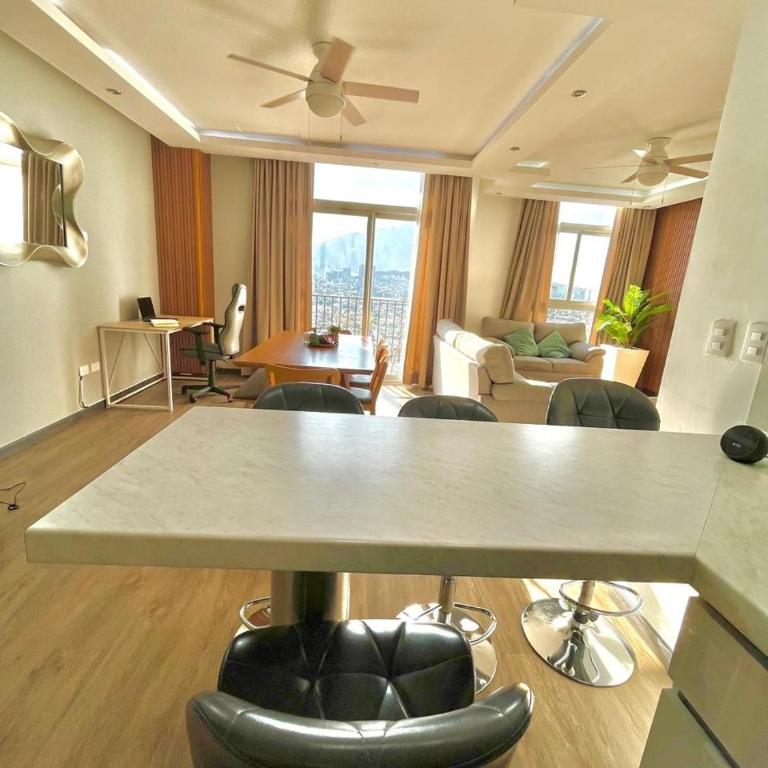 Luxury Apartment in Monterrey Centro with Skyline Views - Two-Bedroom Apartment - 10
