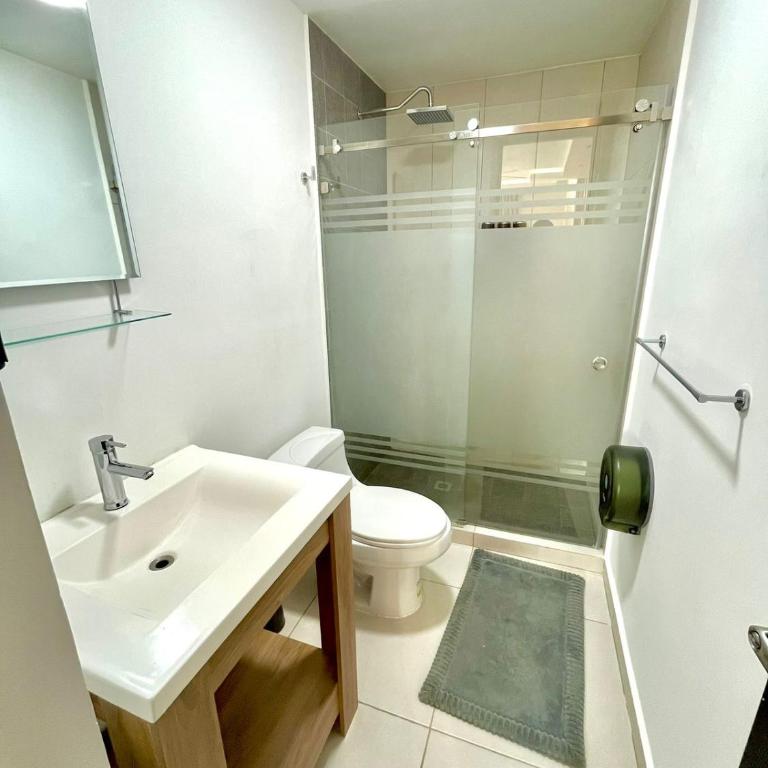 Luxury Apartment in Monterrey Centro with Skyline Views - Two-Bedroom Apartment - 16