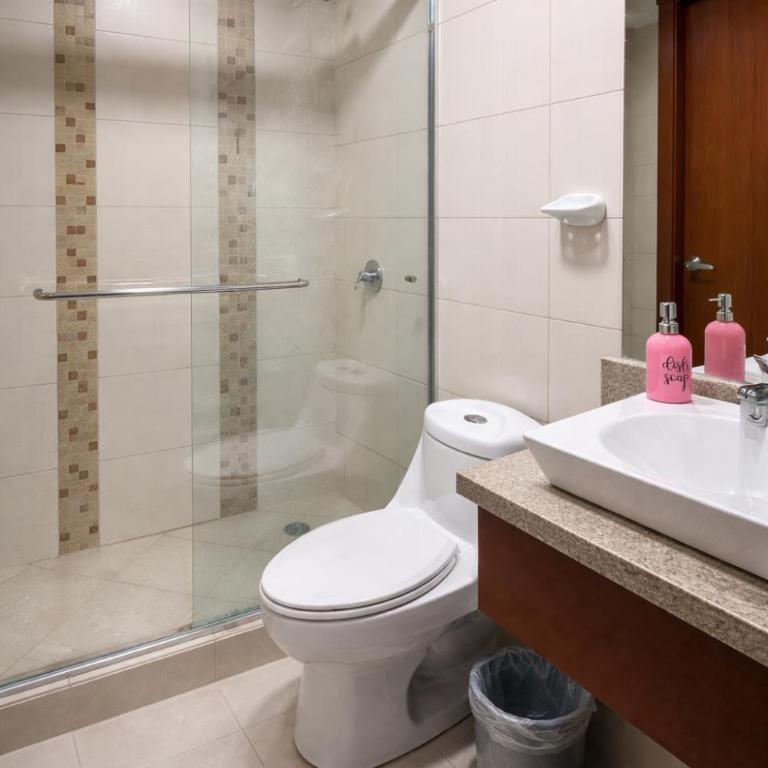 Premium Stay in Puerto Santa Ana, Near Bars, Restaurants, Airport & Malecon 2000 Guayaquil, Ecuador - Two-Bedroom Apartment with River View - 8