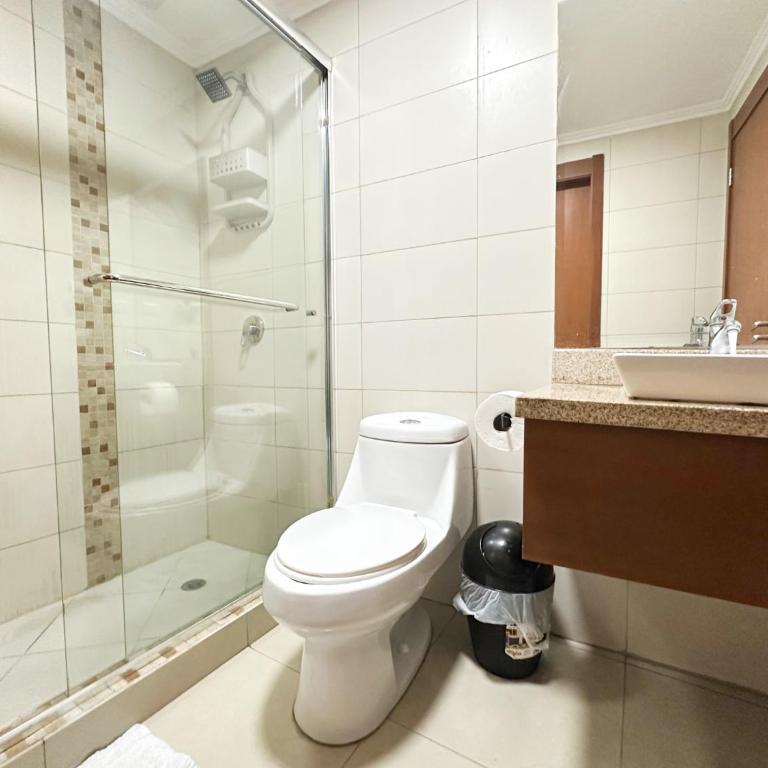 Premium Stay in Puerto Santa Ana, Near Bars, Restaurants, Airport & Malecon 2000 Guayaquil, Ecuador - Two-Bedroom Apartment with River View - 13