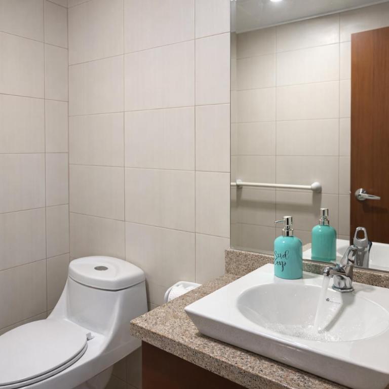 Premium Stay in Puerto Santa Ana, Near Bars, Restaurants, Airport & Malecon 2000 Guayaquil, Ecuador - Two-Bedroom Apartment with River View - 25