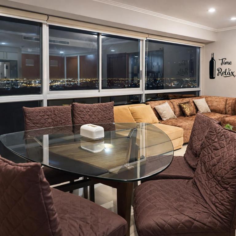 Lujoso depa con piscina, gym, jacuzzi frente a las peñas Guayaquil, Ecuador - Two-Bedroom Apartment with River View - 12