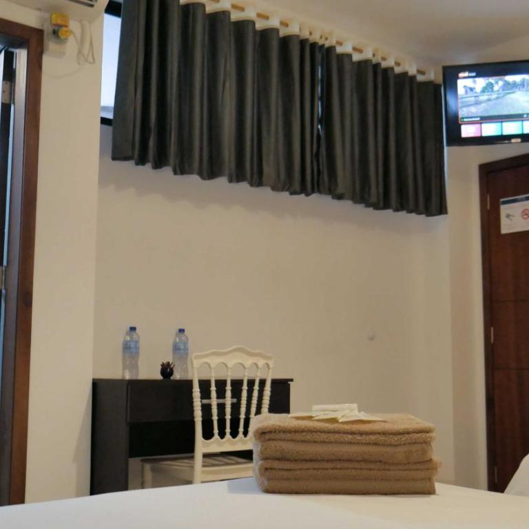 Park View Hostel & Suites - Twin Room with Private Bathroom - 10