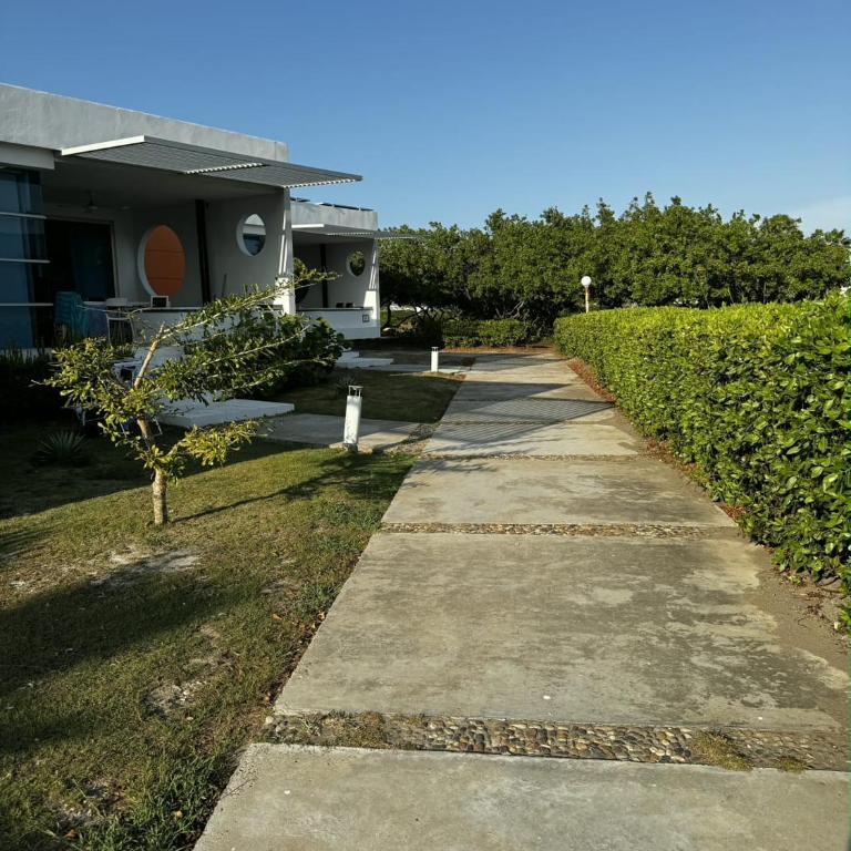 Cabin 6 with private Jacuzzi, furnished and peaceful - Two-Bedroom Apartment - 2