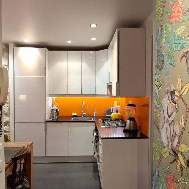 Chambre calme pour les femmes - Paris animé - Chambre Simple avec Salle de Bains Commune - 6