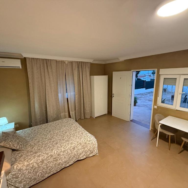 Hostal Apartamentos Playa del Palo - Studio - 5