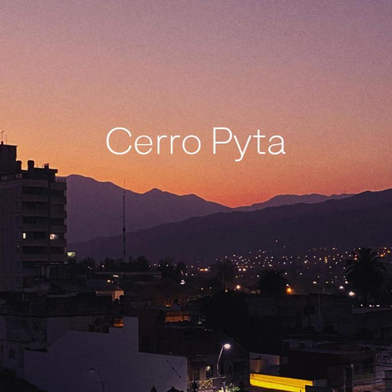 Departamento Cerro Pyta en el centro de la ciudad - One-Bedroom Apartment - 1
