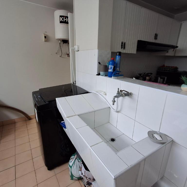 Depa especial para bebes - Three-Bedroom Apartment - 10