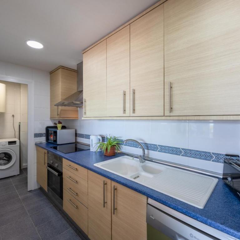 Mediterranean & golf dreams - Two-Bedroom Apartment with Bay View - 16