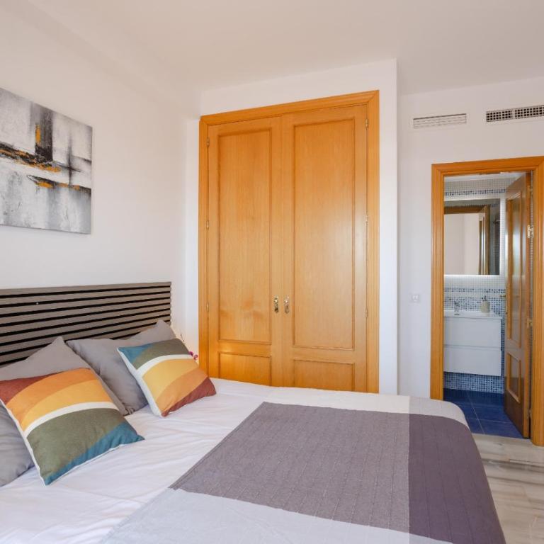 Mediterranean & golf dreams - Two-Bedroom Apartment with Bay View - 14