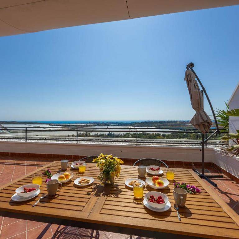 Mediterranean & golf dreams - Two-Bedroom Apartment with Bay View - 5