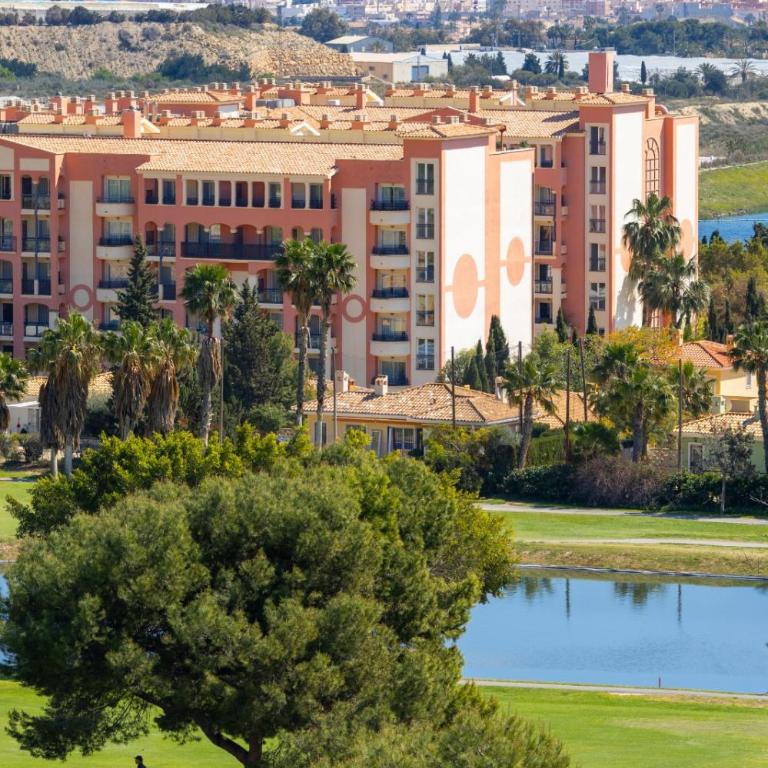 Mediterranean & golf dreams - Two-Bedroom Apartment with Bay View - 25
