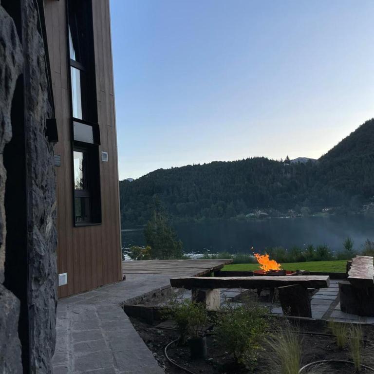 Mágico lugar a orillas del Nahuel Huapi con costa de lago - Casa de 3 dormitorios - 6