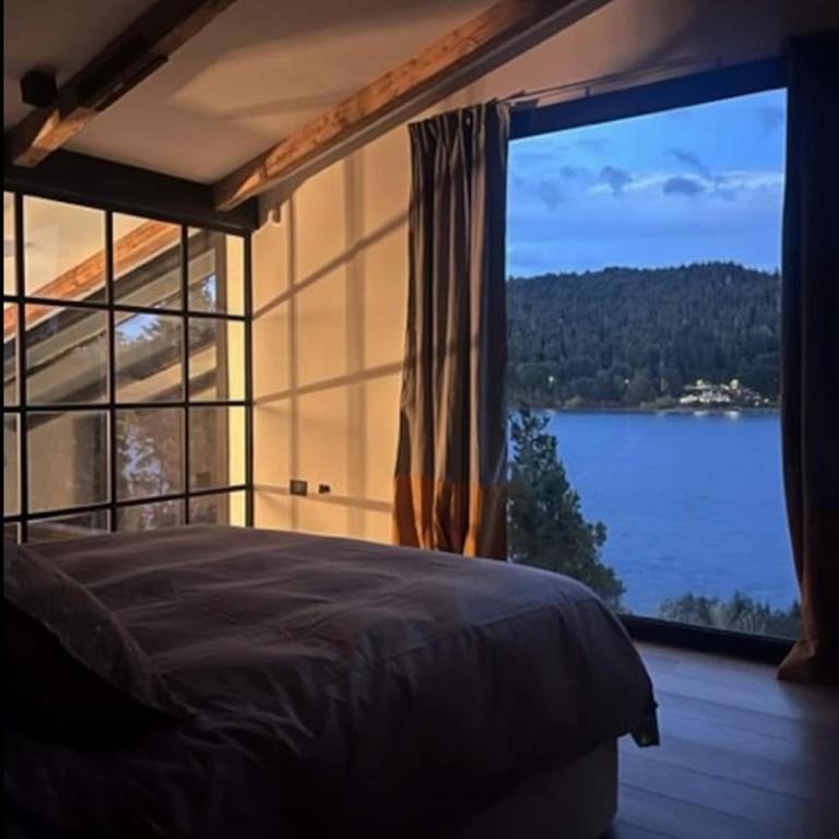 Mágico lugar a orillas del Nahuel Huapi con costa de lago - Casa de 3 dormitorios - 15