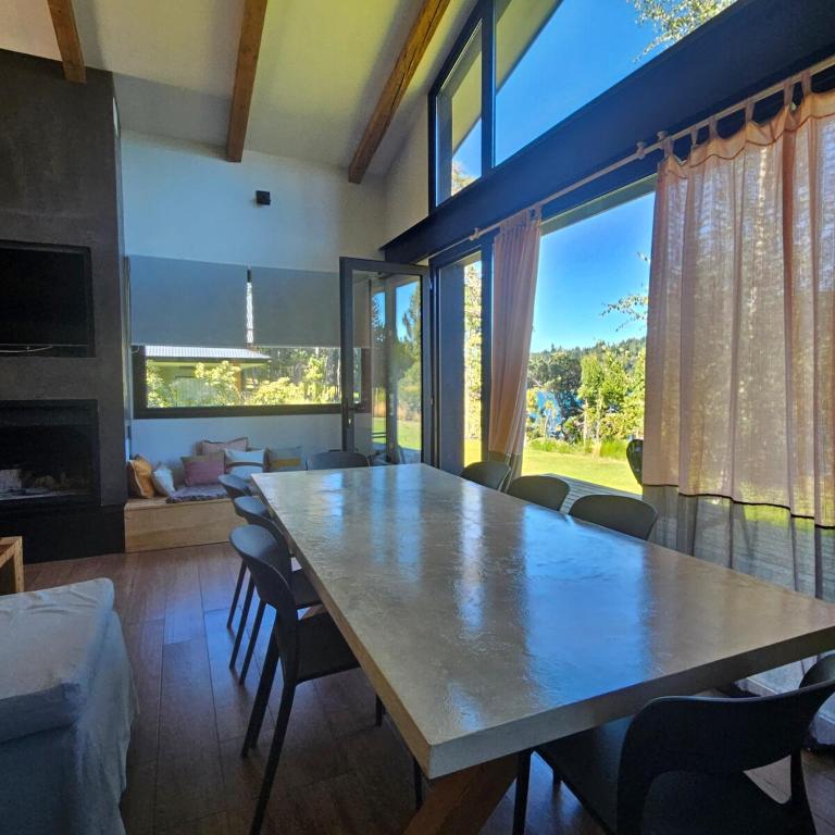 Mágico lugar a orillas del Nahuel Huapi con costa de lago - Casa de 3 dormitorios - 8