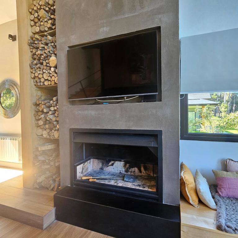 Mágico lugar a orillas del Nahuel Huapi con costa de lago - Casa de 3 dormitorios - 13