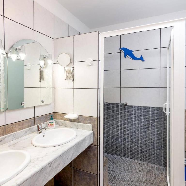 Villa Tinamar by Villa Plus - Villa - 14