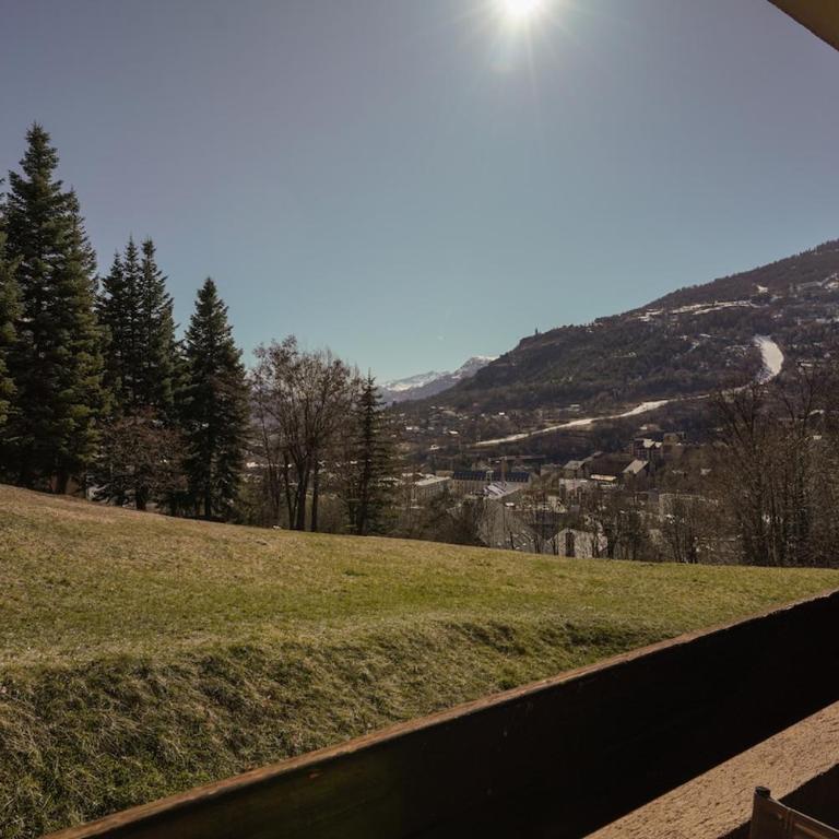 Studio au calme avec coin montagne et parking privé - One-Bedroom Apartment with Balcony and Mountain View - 5