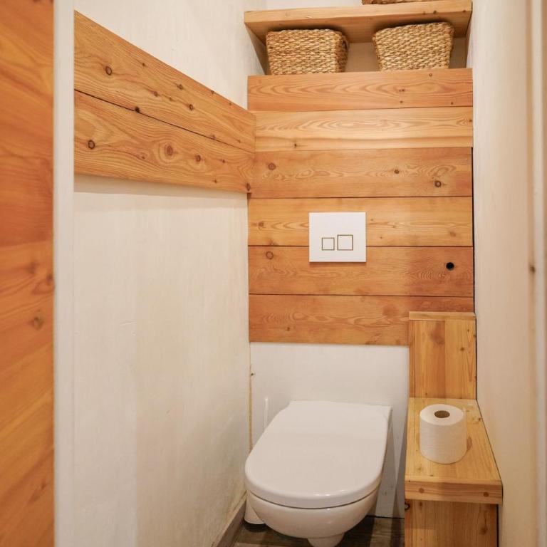 Studio au calme avec coin montagne et parking privé - One-Bedroom Apartment with Balcony and Mountain View - 13