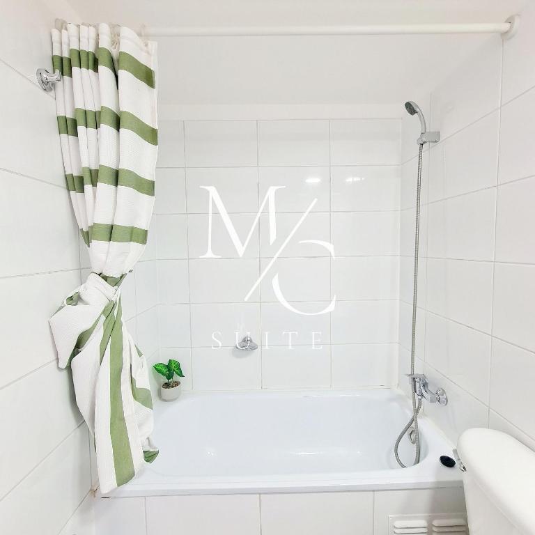 Disponibles Deptos Central, Uribe 305, Mall Plaza 1, 2 y 3 dormitorios. Parking, Wifi y Factura - Apartamento de 3 dormitorios con vistas al océano - 17