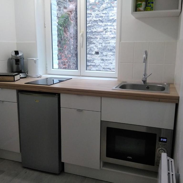 L établissement LA PLAGE A 2 PAS vous propose, 3 Appartements DEUX chambres, 1 appartement une pièce , NETFLIX, lits faits à votre arrivée, serviettes de toilette, Ménage, Wifi, en hyper centre ,Plage à 100m, BOX à Vélos, paiement 3 fois sans frais - Appartement 2 Chambres - 11