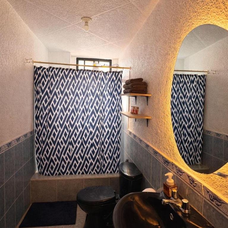 Los Ceibos Premium Family Home with Terrace & Games - One-Bedroom House - 35