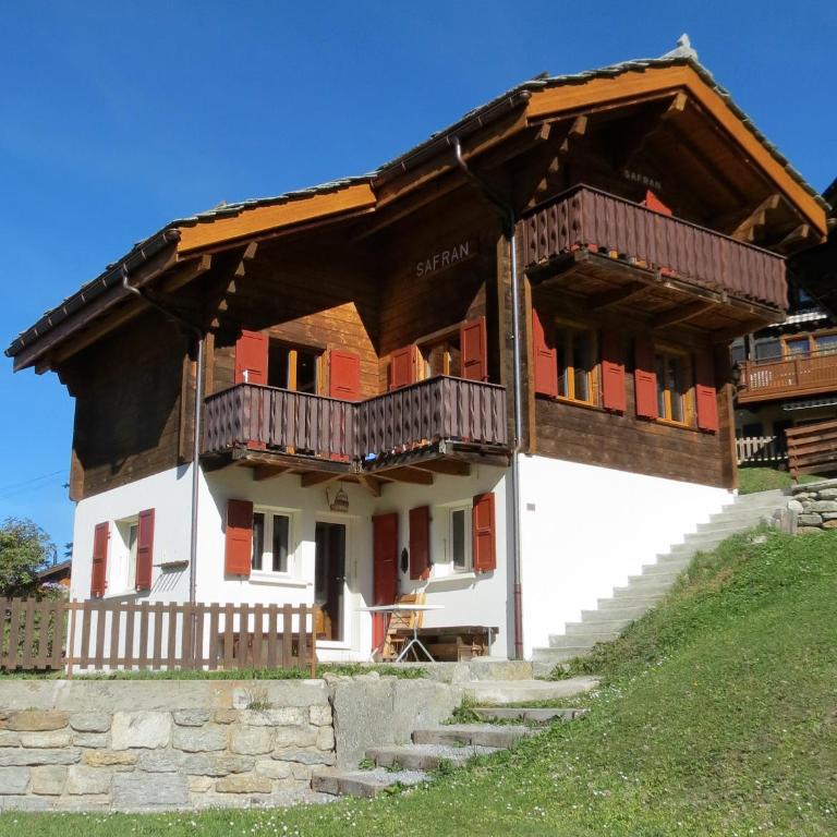 Chalet Safran - Apartment mit 3 Schlafzimmern und Bergblick - 1