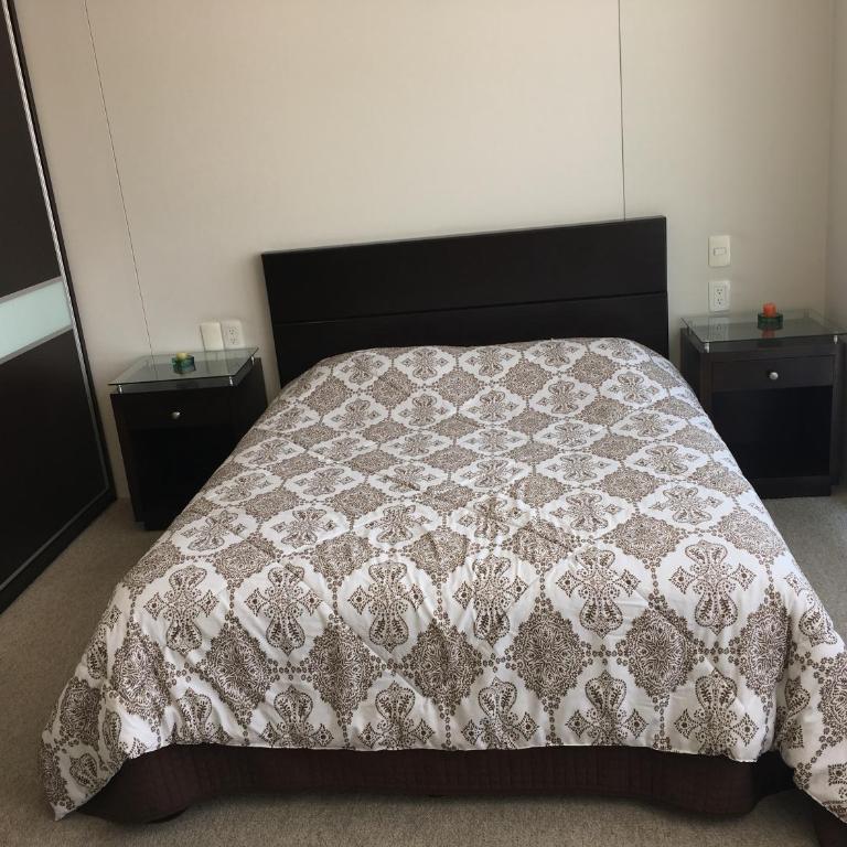 Napoles Condo Suites - Deluxe Double Room with Balcony - 13