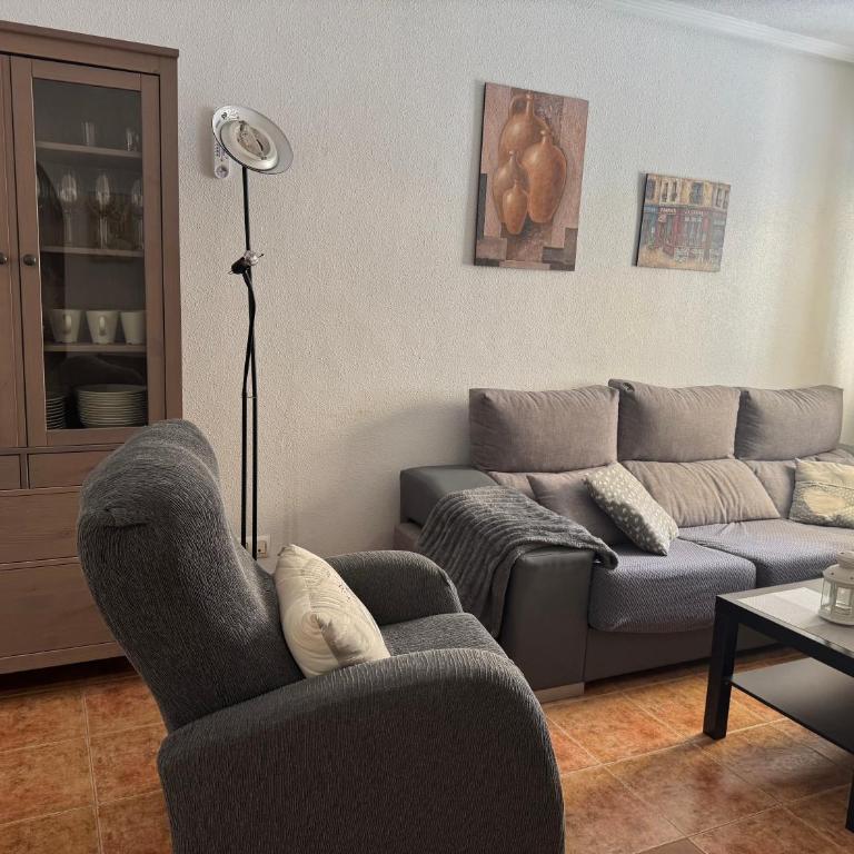En perle med plass til voksne og familien, solfylt terrasse 5 min fra stranden - Apartamento de 2 dormitorios - 3