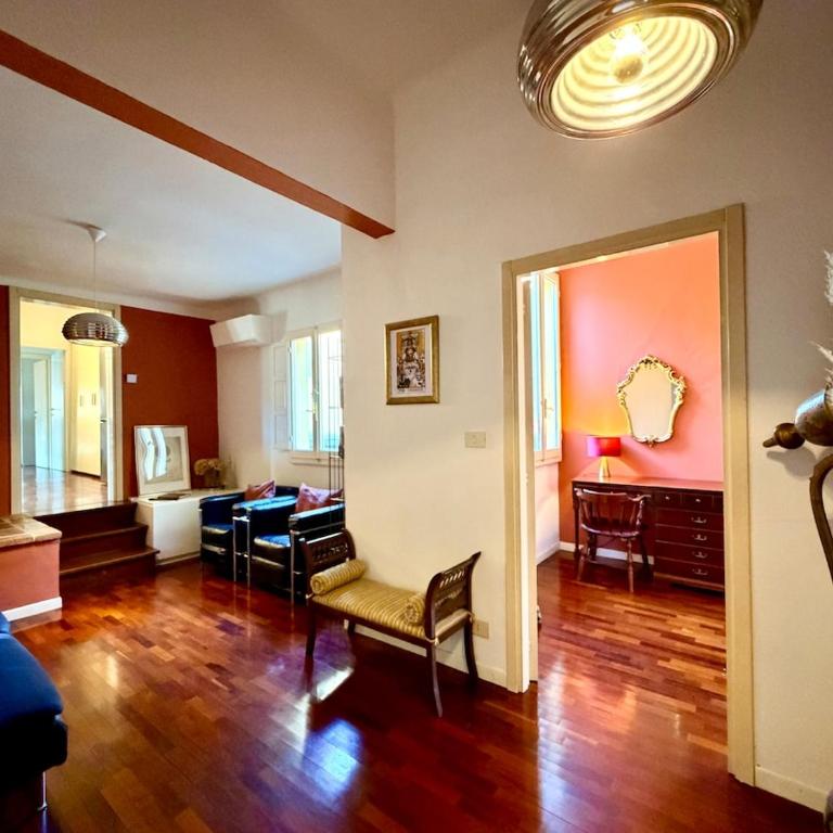House of Chariot - Near Piazza Maggiore - Appartamento con 2 Camere da Letto - 12