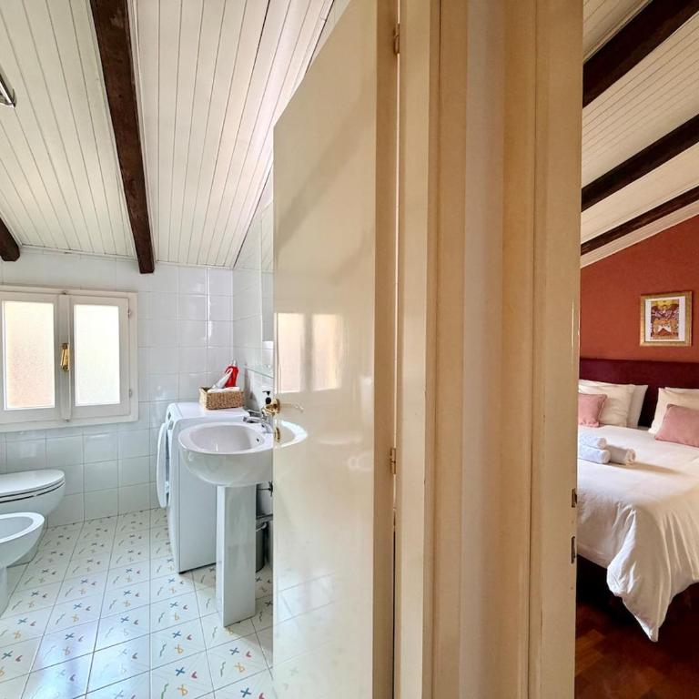 House of Chariot - Near Piazza Maggiore - Appartamento con 2 Camere da Letto - 5