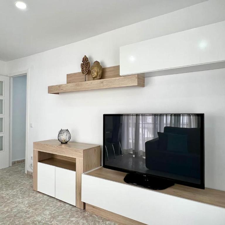Confortable apartamento en La Pineda - Two-Bedroom Apartment - 10