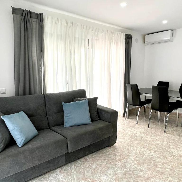 Confortable apartamento en La Pineda - Two-Bedroom Apartment - 11