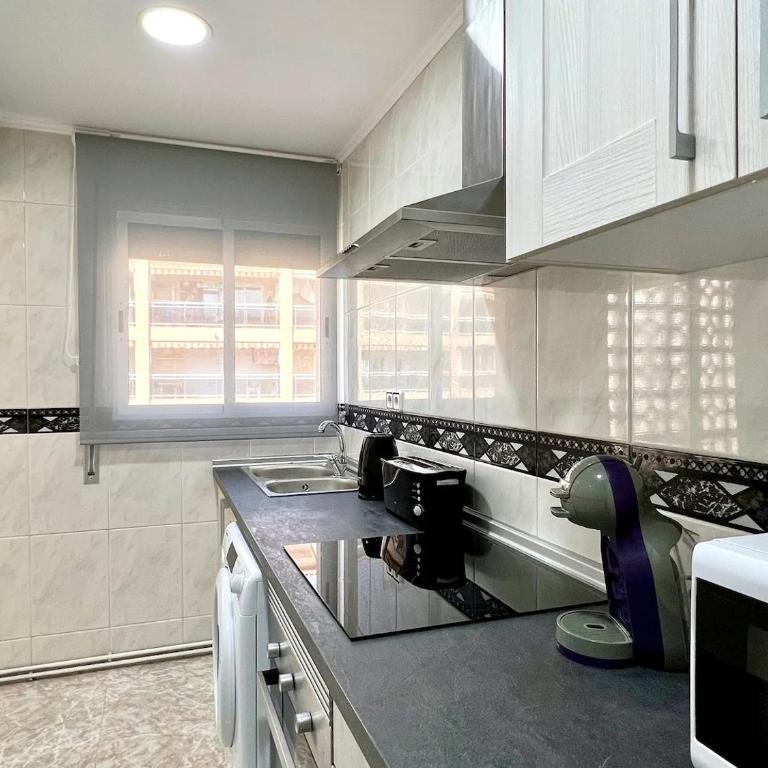 Confortable apartamento en La Pineda - Two-Bedroom Apartment - 19