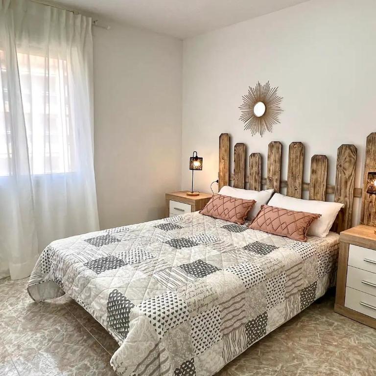 Confortable apartamento en La Pineda - Two-Bedroom Apartment - 15