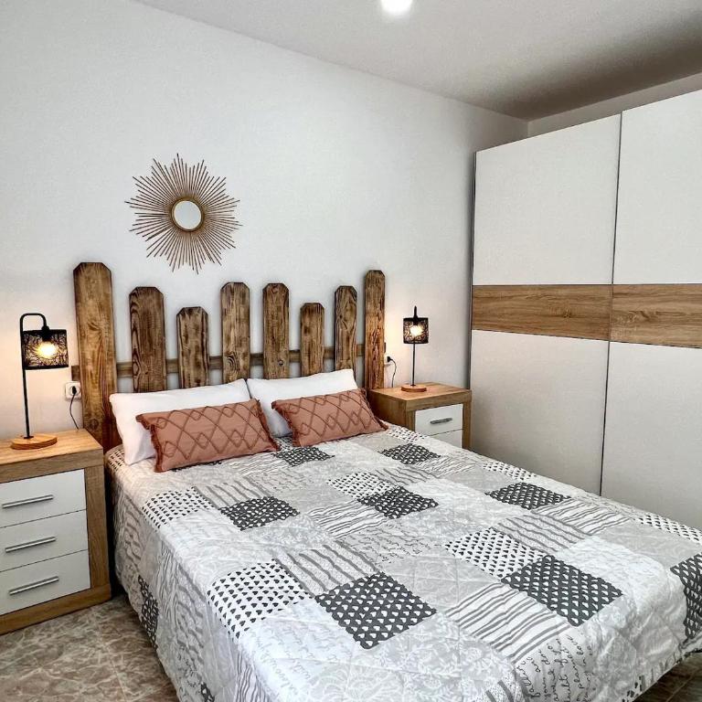 Confortable apartamento en La Pineda - Two-Bedroom Apartment - 14