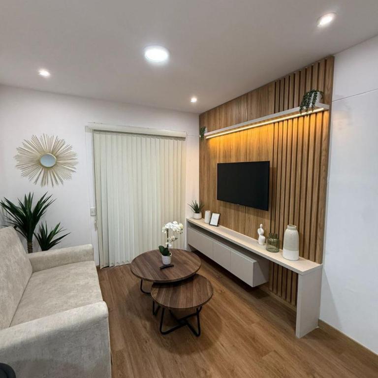 Dpto amplio en Miraflores! - Two-Bedroom Apartment with Balcony - 4