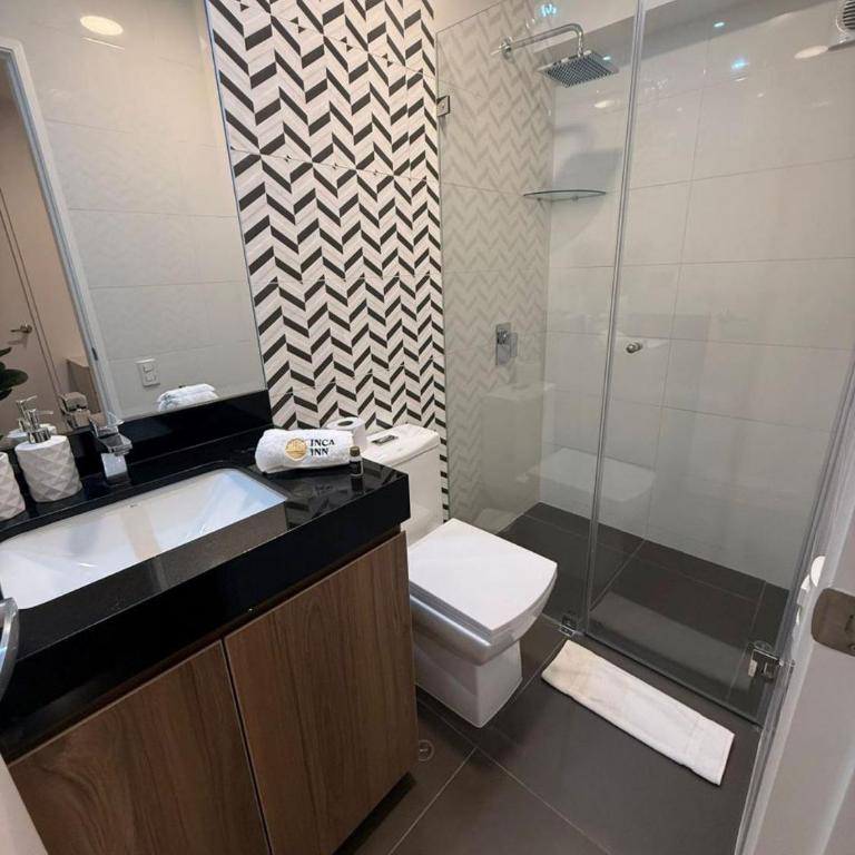 Dpto amplio en Miraflores! - Two-Bedroom Apartment with Balcony - 8