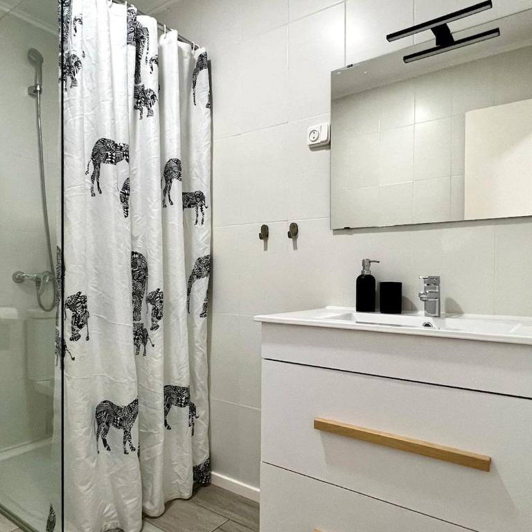 Confortable apartamento en La Pineda - Two-Bedroom Apartment - 21