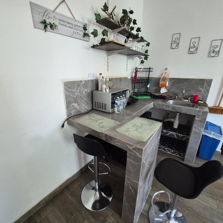 spacious loft#2 in secure area - One-Bedroom Apartment - Non-Smoking - 9