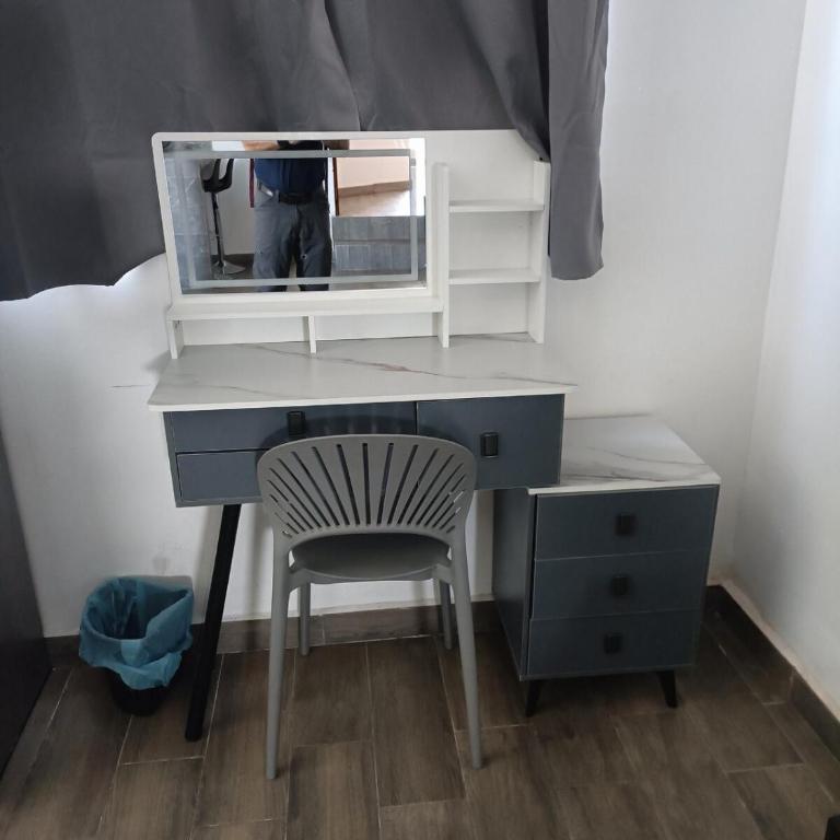 spacious loft#2 in secure area - One-Bedroom Apartment - Non-Smoking - 13
