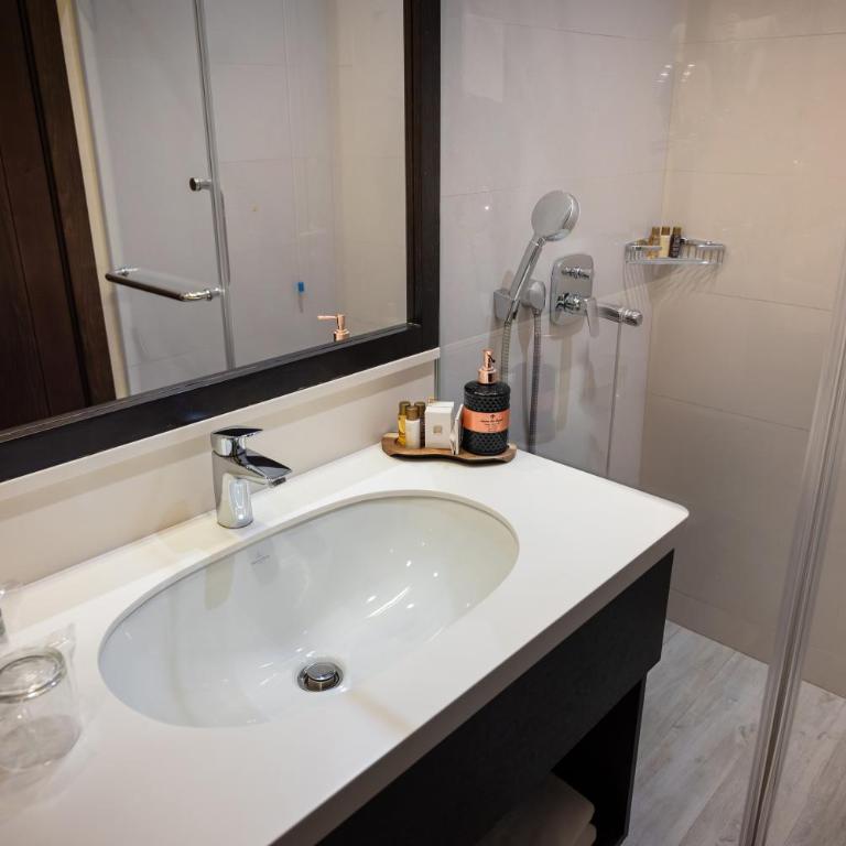 Hotel Moskva - Superior Dvokrevetna Soba sa Bračnim Krevetom - 1