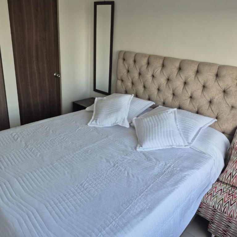 Apartamento en Serena del Mar, Cartagena - Three-Bedroom Apartment - 1
