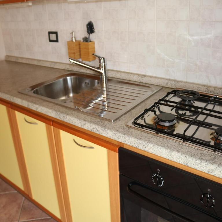 Charming Apartment with Pool near Lazise Ideal for Families - Casa Vacanze con 1 Camera da Letto - 10